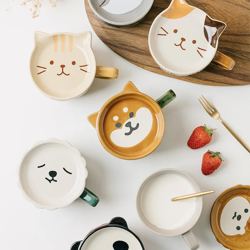 Cute Cartoon Cat With Cover Coffee Cup