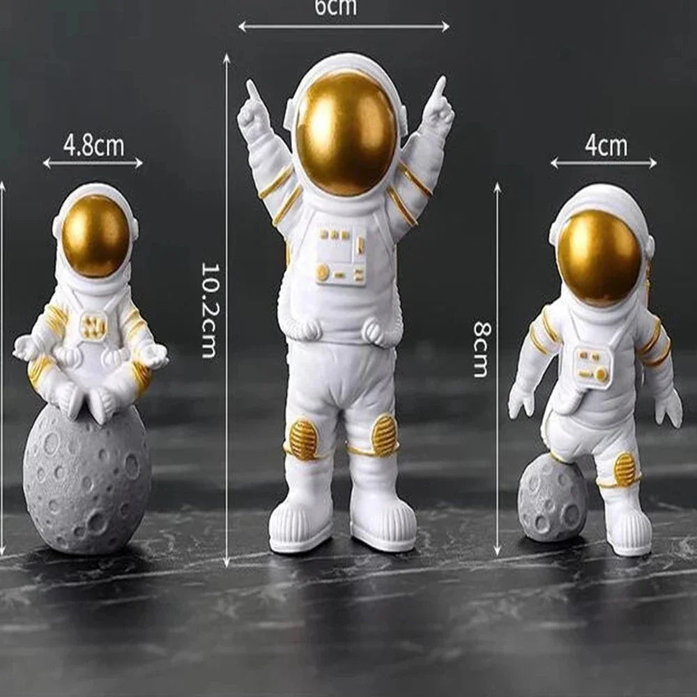 4 pcs Astronaut Figure Statue Figurine Spaceman Sculpture Educational Toy Desktop Home Decoration Astronaut Model