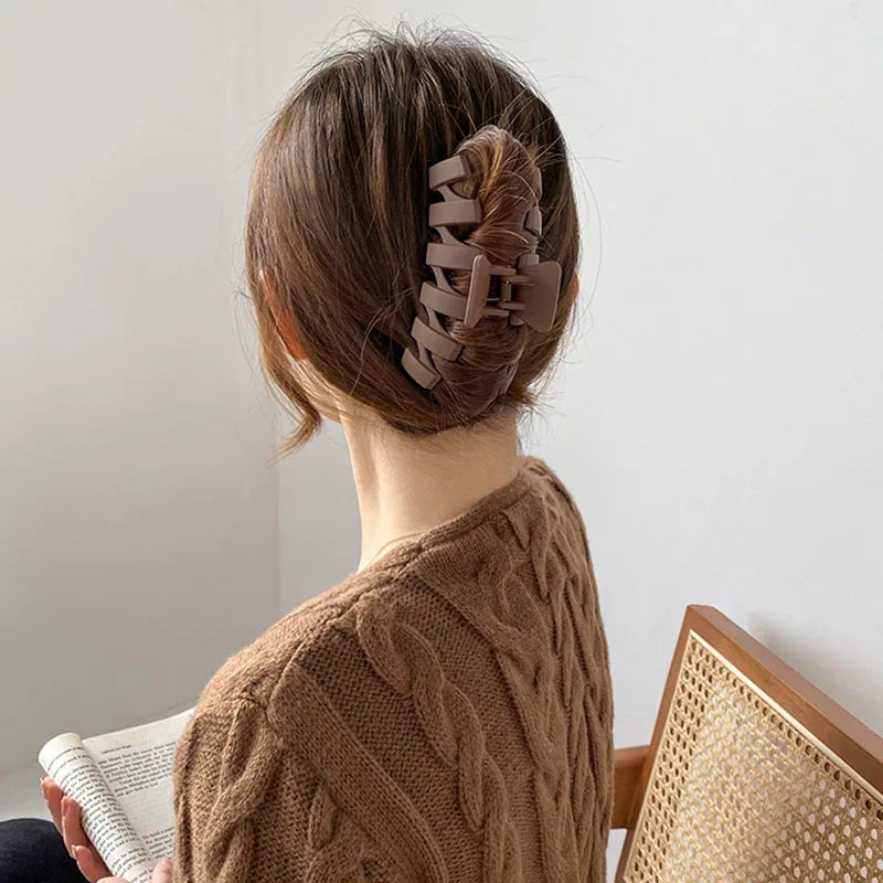 Women Elegant Brown Beige Flower Geometric Hair Claw Lady Temperament Solid Hair Clip Toothed Hairpin