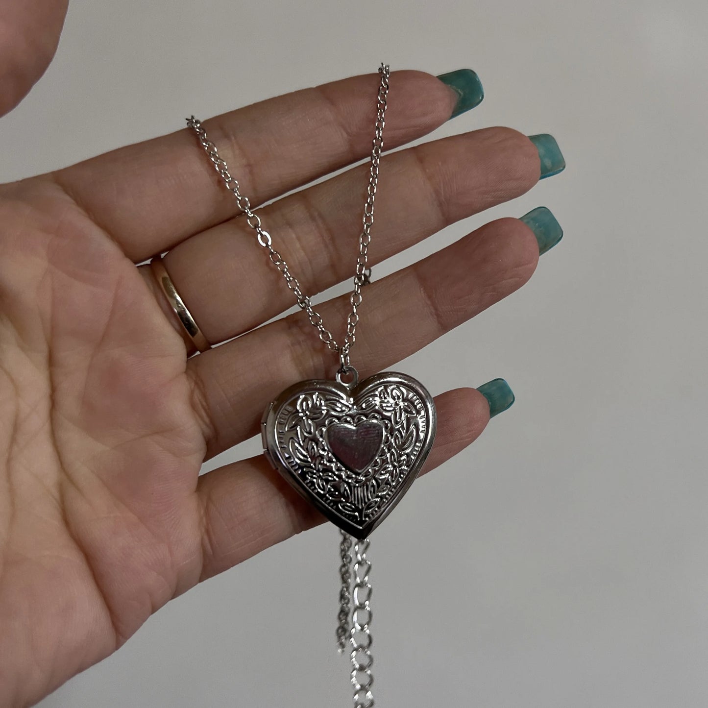 Romantic Heart Locket Pendant Openable  Silver Color Stainless Steel Photo Frame Charm Necklace